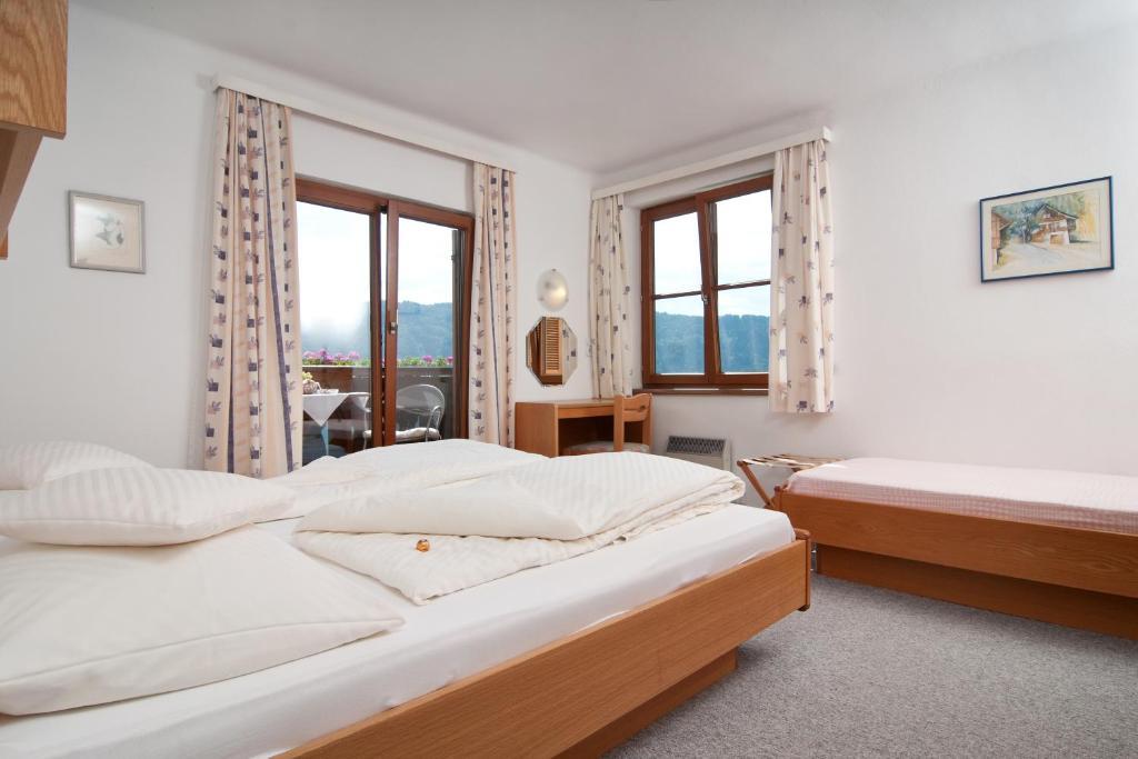 Schuetzenhof Aparthotel Sattendorf Room photo